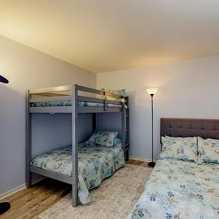 Penguin Drive Apartment