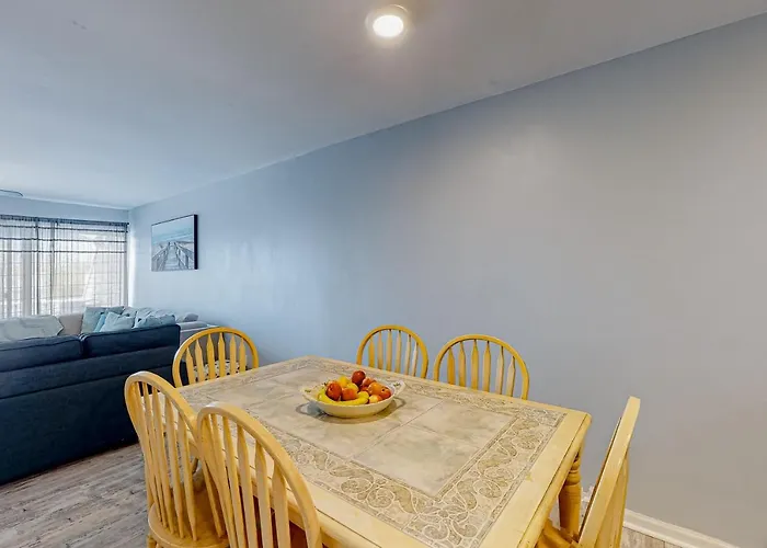 Penguin Drive Apartment *