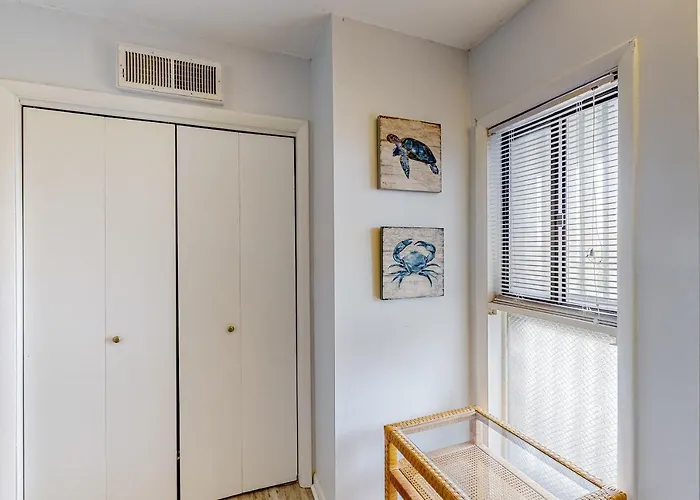 Apartment Penguin Drive